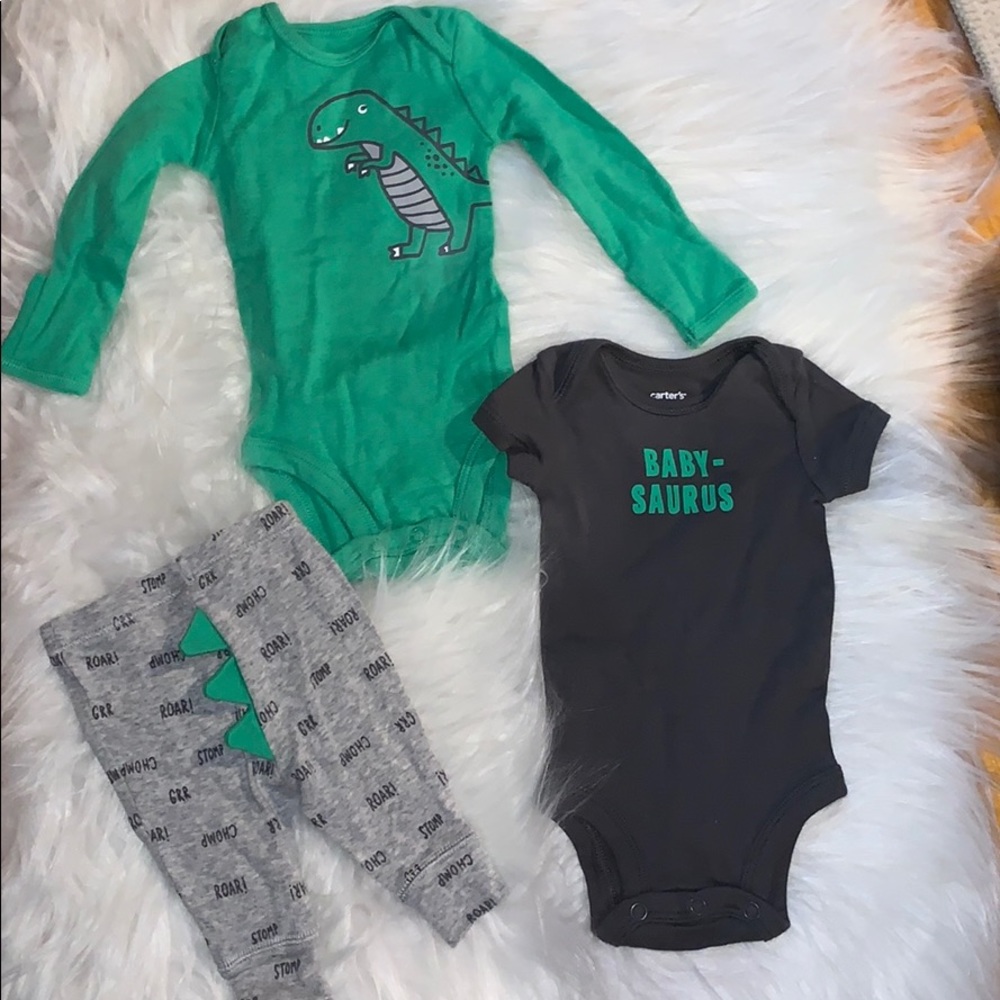 Carters Newborn Dinosaur Set! 3 Piece!